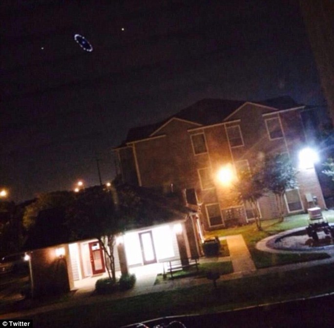 Doubtful flying saucer appeared in the sky of the US